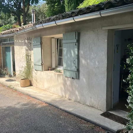 Penzion Independante Au Joli Mazet A Idealement Situe Entre La Garrigue Et La