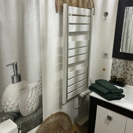 Independante Au Joli Mazet A Idealement Situe Entre La Garrigue Et La Guest house 4*